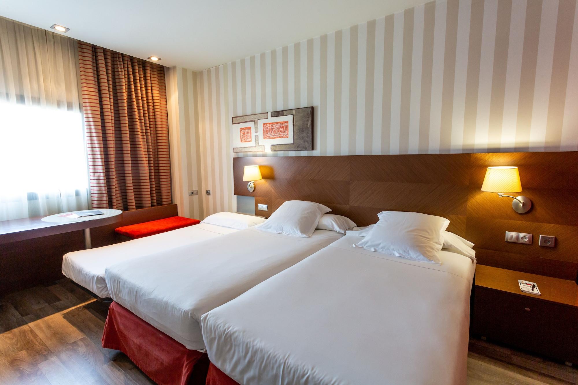 Hotel Las Artes Pinto Buitenkant foto
