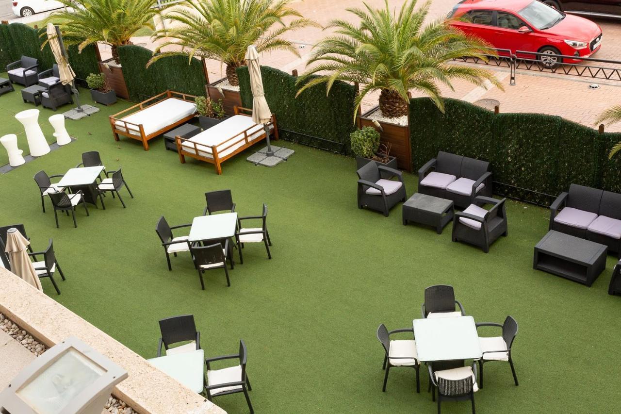 Hotel Las Artes Pinto Buitenkant foto