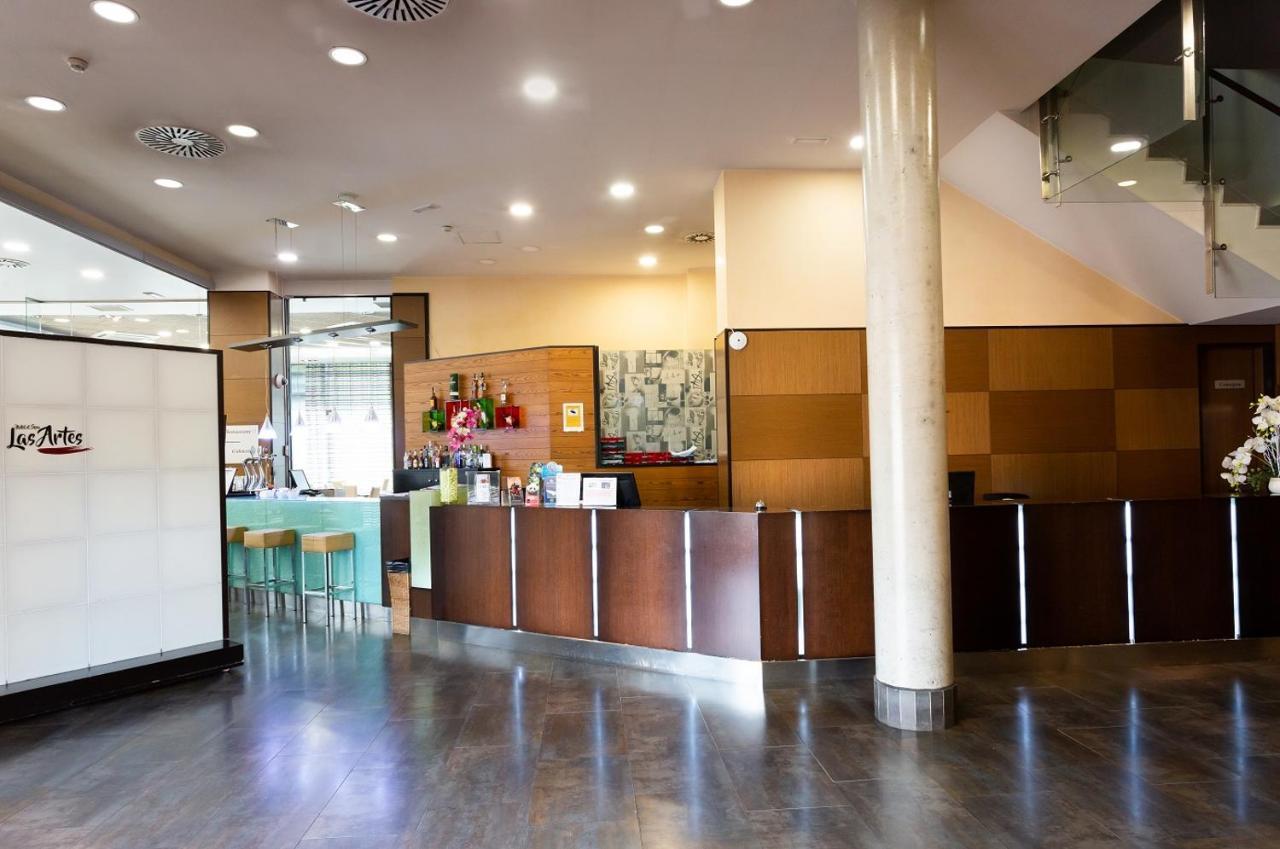 Hotel Las Artes Pinto Buitenkant foto